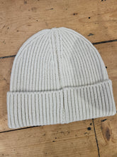 Load image into Gallery viewer, Knitted beanie