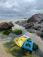 Load image into Gallery viewer, Surf Claw surfboard carry handle attached to surfboard