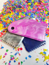 Load image into Gallery viewer, Eco Wax Comb - Recycled Beach Plastic
